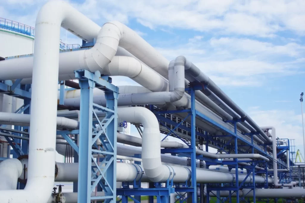 closeup-industrial-pipelines-around-factory-by-enara-equipment